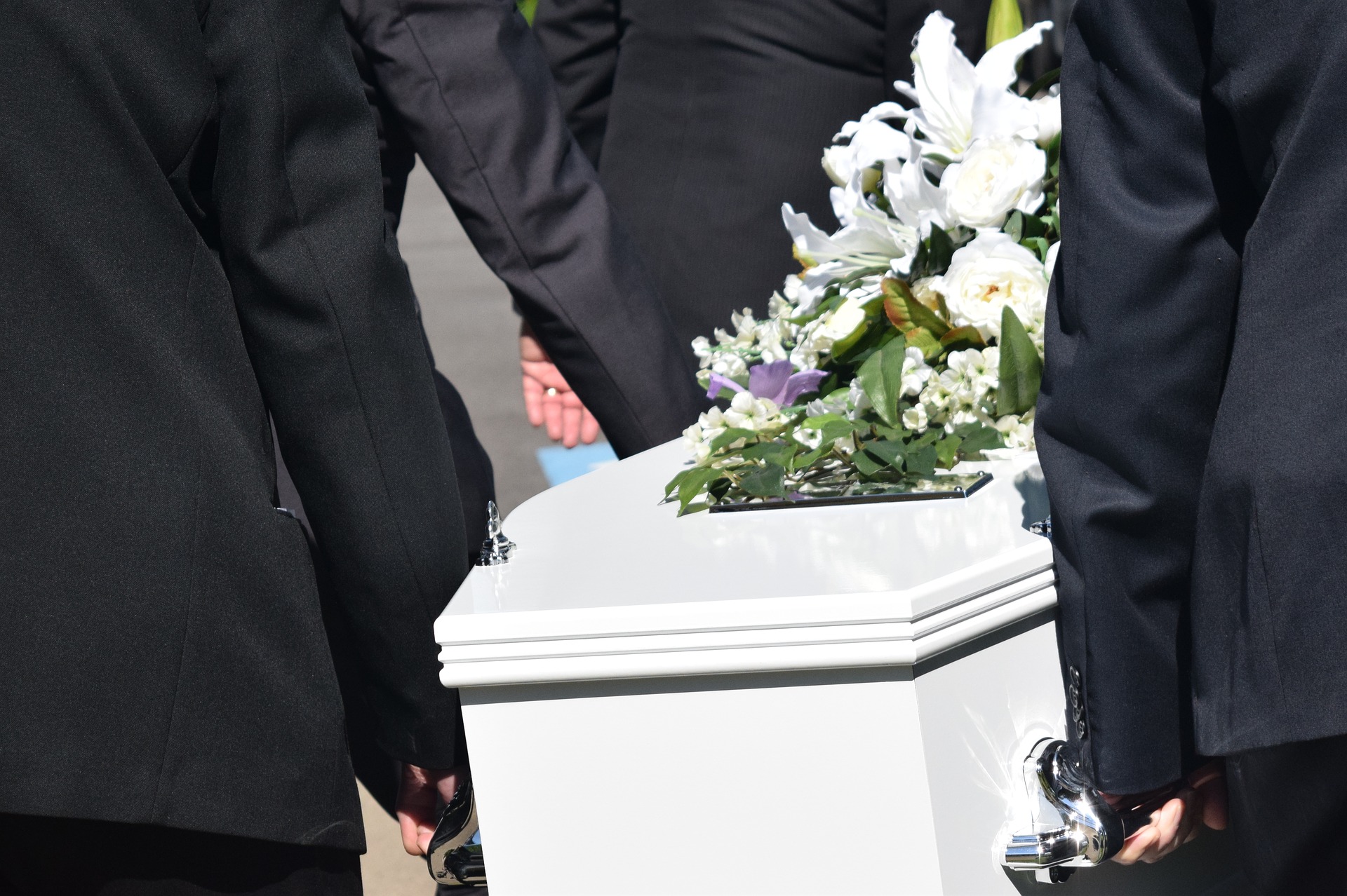 5 rookie mistakes to avoid when looking to buy caskets for sale