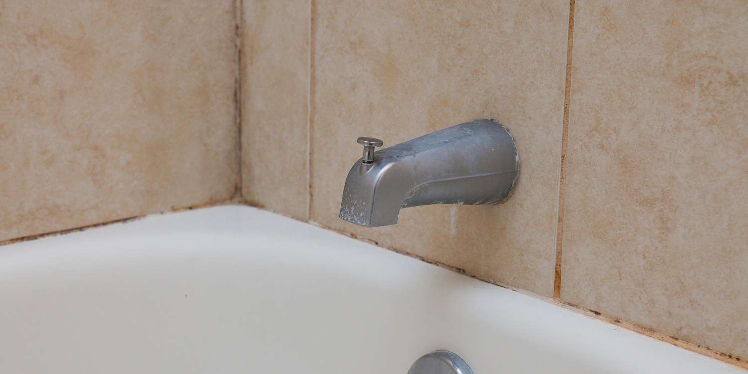 How to remove and prevent bathroom mold