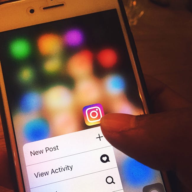 Instagram Post vs Story: What Are the Differences?