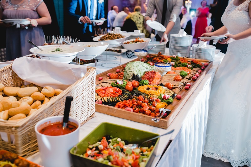 Choosing and Selecting a Caterer for Your Wedding